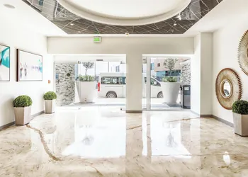Hotel Mesaluna Short & Long Stay hotel thumbnail 2