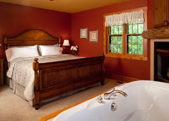 Chanticleer Cabins hotel thumbnail 3