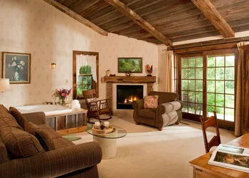 Chanticleer Cabins hotel thumbnail 6