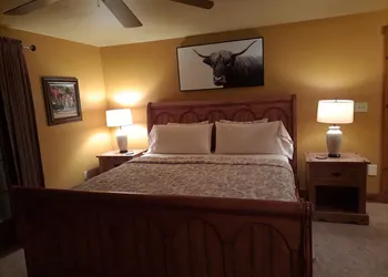 Chanticleer Cabins hotel thumbnail 7