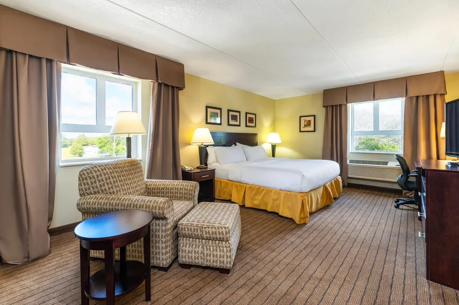 Comfort Inn & Suites hotel detail image 6