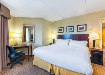 Comfort Inn & Suites hotel thumbnail 8