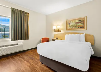 Suburban Studios Morgantown hotel thumbnail 8
