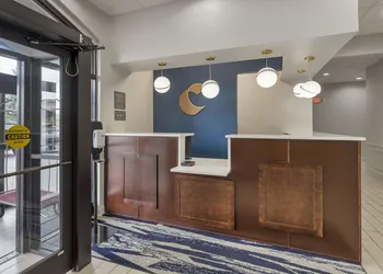 Comfort Inn & Suites Mundelein-Vernon Hills hotel thumbnail 2