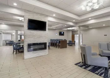 Comfort Inn & Suites Mundelein-Vernon Hills hotel thumbnail 4