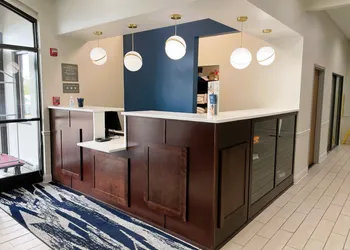 Comfort Inn & Suites Mundelein-Vernon Hills hotel thumbnail 5