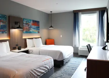 La Quinta Inn & Suites By Wyndham Mount Laurel / Moorestown hotel thumbnail 7