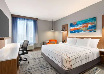 La Quinta Inn & Suites By Wyndham Mount Laurel / Moorestown hotel thumbnail 8