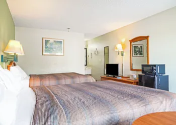 Economy Inn Ashburn GA I-75 hotel thumbnail 8