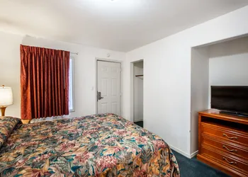 Autzen Inn hotel thumbnail 3