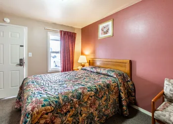 Autzen Inn hotel thumbnail 5