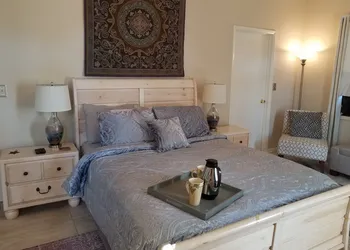 Tuscan Manor hotel thumbnail 8
