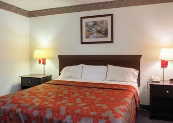 Executive Inn & Suites Lufkin US 59 hotel thumbnail 7