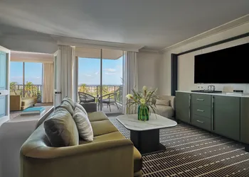 Pendry Newport Beach hotel thumbnail 6