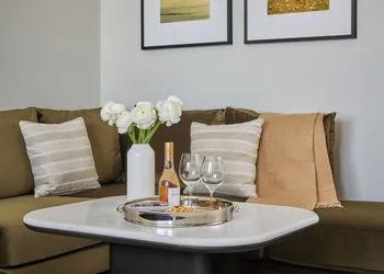 Pendry Newport Beach hotel thumbnail 8