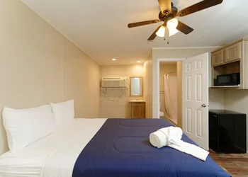 Target Hospitality - Big Spring Lodge hotel thumbnail 6