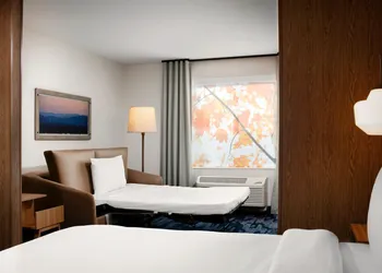 Fairfield Inn by Marriott & Suites Chino hotel thumbnail 7