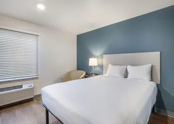 WoodSpring Suites Libertyville - Chicago hotel thumbnail 5