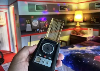 The Star Trek - USS Enterprise Room at the Itty Bitty Inn hotel thumbnail 7