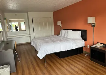Motel 6 Buckeye Lake OH hotel thumbnail 4