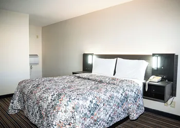 Capri inn and Suites hotel thumbnail 4