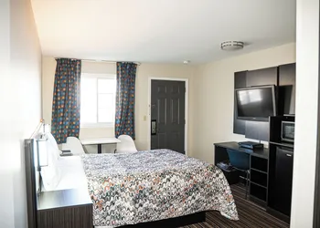 Capri inn and Suites hotel thumbnail 6