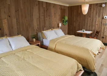 Little Cat Lodge hotel thumbnail 3