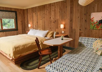 Little Cat Lodge hotel thumbnail 4