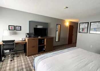 AmericInn by Wyndham Marshfield hotel thumbnail 8