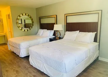 Ocean One Inn hotel thumbnail 3