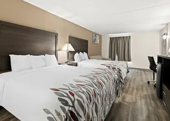 Red Roof Inn & Suites Duncan hotel thumbnail 6