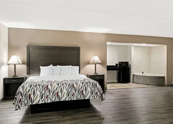Red Roof Inn & Suites Duncan hotel thumbnail 7