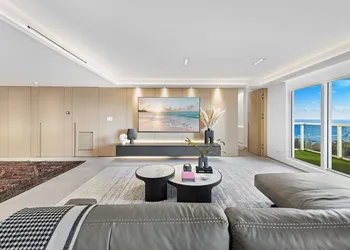 Ocean View Luxury Condo hotel thumbnail 3