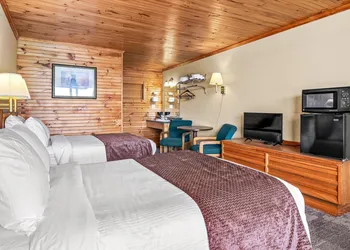 Green River Lodge hotel thumbnail 3