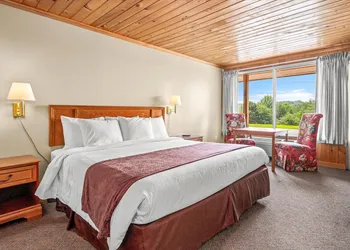 Green River Lodge hotel thumbnail 4