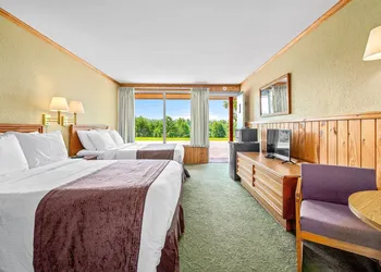Green River Lodge hotel thumbnail 5