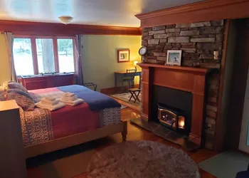 Rising Spirit Bed & Breakfast hotel thumbnail 6