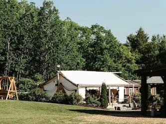 Whispering Springs Wilderness Retreat hotel thumbnail 2