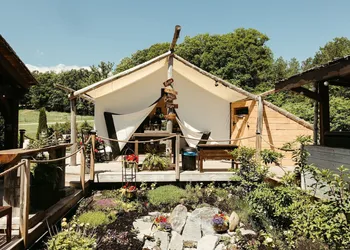 Whispering Springs Wilderness Retreat hotel thumbnail 3