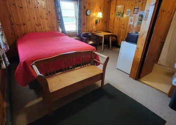 Two Rivers Motel and Cabins hotel thumbnail 6