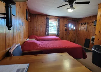 Two Rivers Motel and Cabins hotel thumbnail 8