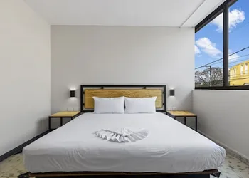 Suites Reforma by Homirent hotel thumbnail 4