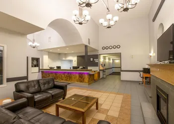 Coast Hinton Hotel hotel thumbnail 2