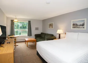 Coast Hinton Hotel hotel thumbnail 3