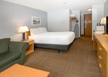 Coast Hinton Hotel hotel thumbnail 7