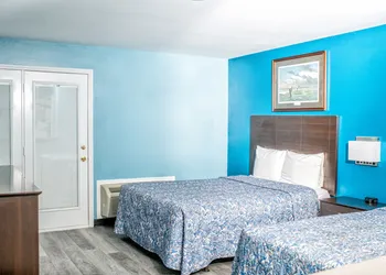 Captain Quarters Motel hotel thumbnail 6