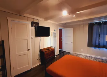 Sherwood Arms Motel hotel thumbnail 3