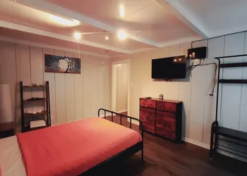 Sherwood Arms Motel hotel thumbnail 4