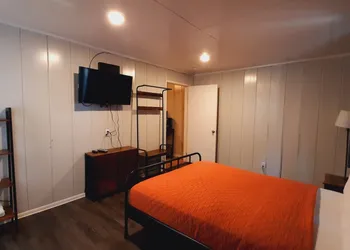 Sherwood Arms Motel hotel thumbnail 5