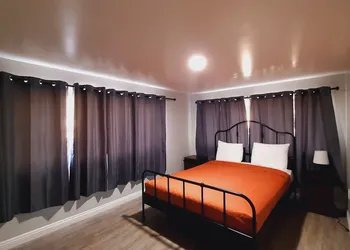 Sherwood Arms Motel hotel thumbnail 7